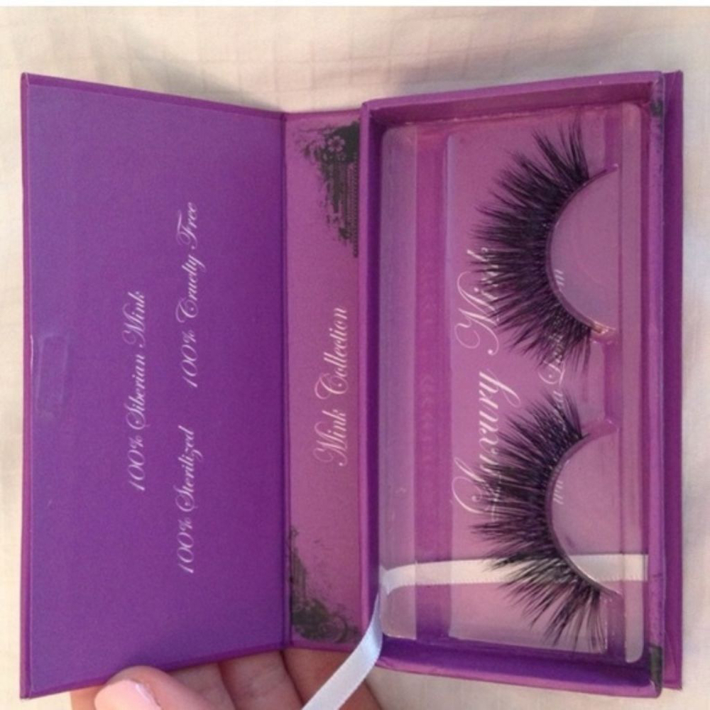 NIB Women's Lina Full Strip Lashes Siberian Mink Eyelashes One Size Black Glam